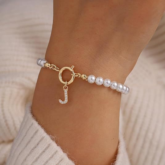 Auden Clé Letter Bracelet Gold